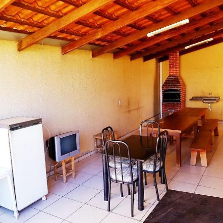 Otima Casa Caldas Novas 2 Km Do Centro Para Ate 14 Pesssoas Com Piscina Aquecida, Churrrasqueira, Wifi エクステリア 写真