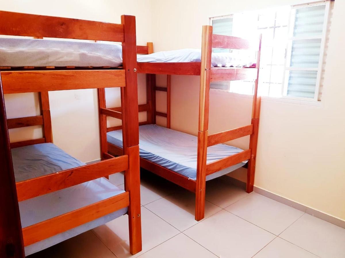 Otima Casa Caldas Novas 2 Km Do Centro Para Ate 14 Pesssoas Com Piscina Aquecida, Churrrasqueira, Wifi エクステリア 写真