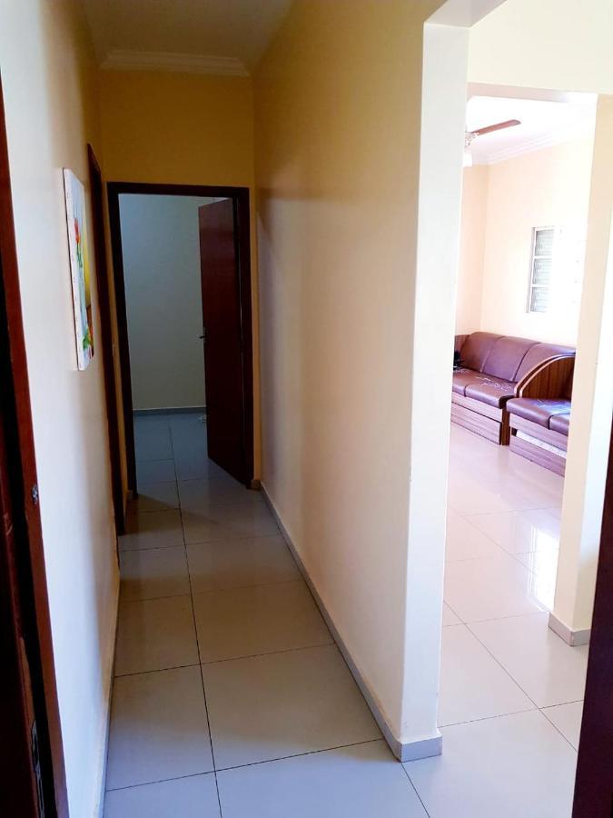 Otima Casa Caldas Novas 2 Km Do Centro Para Ate 14 Pesssoas Com Piscina Aquecida, Churrrasqueira, Wifi エクステリア 写真